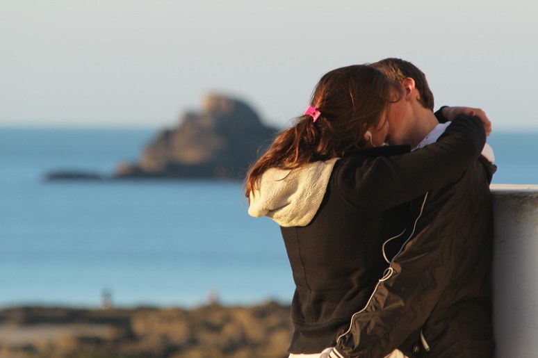 Flirt d'adolescents à Saint-Malo.