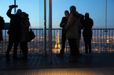 Paris. Vue sur la Tour Eiffel depuis la terrasse panoramique (59ème étage) de la Tour&nbsp;Montparnasse.