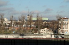 Saint-Denis. La Basilique de Saint-Denis vue depuis le Stade de&nbsp;France.