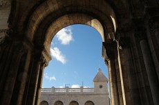 Paris, Montmartre. Dans l&rsquo;entrée de la Basilique du&nbsp;Sacré-Cœur.