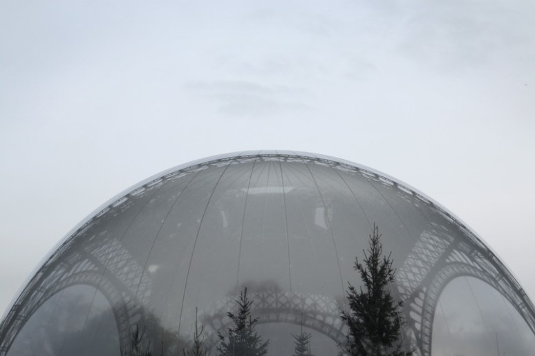 Paris - Reflet de la Tour Eiffel