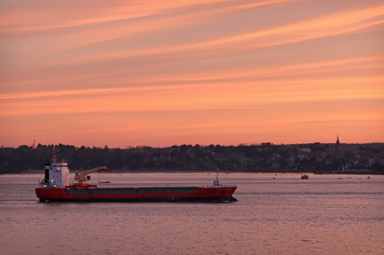 Lady Claudia quitte Saint-Malo