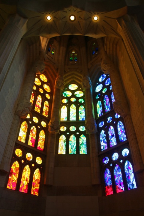 Vitraux dans la Sagrada Familia (Barcelone, Espagne)