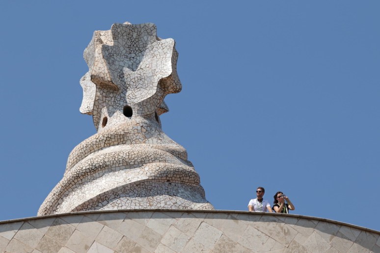 Cheminée sur le toit de la Casa Milà (Barcelone, Espagne)