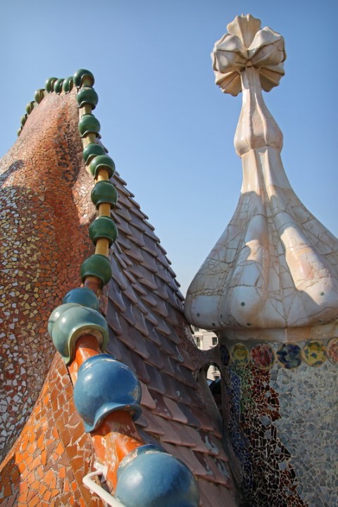 Sur le toit de la Casa Batllo (Barcelone, Espagne)