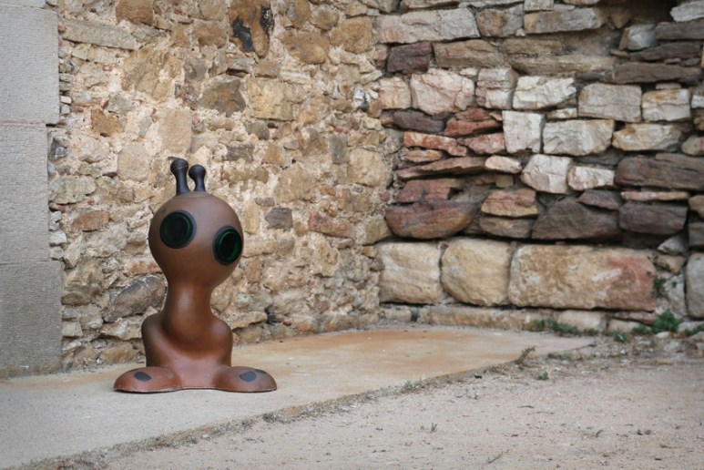 Extra-terrestre à Peratallada (Catalogne, Espagne)