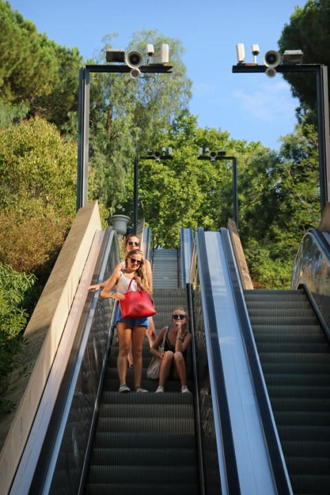Escalator près du Passeig de Jean Forestier (Barcelone, Espagne)