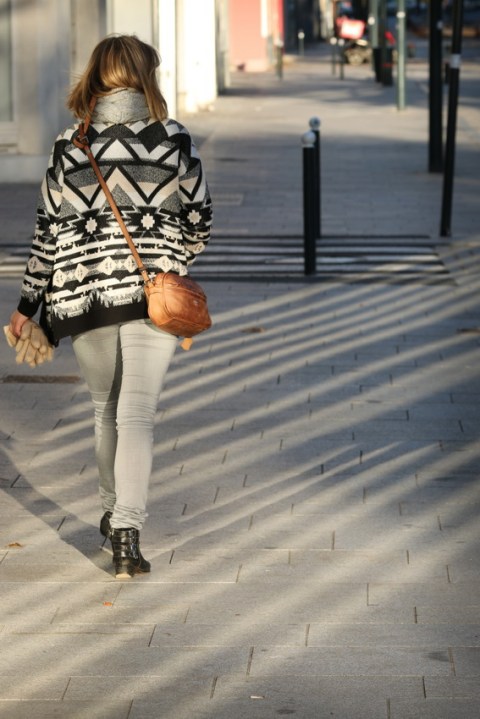 Marche à rayures sur le Mail François Mitterrand (Rennes, Octobre 2015)