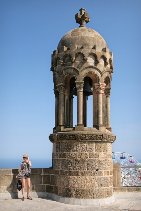La vue depuis le parvis de l'église Sagrat Cor du Tibidabo (Barcelone).