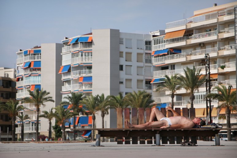 Sieste à Salou (Espagne).