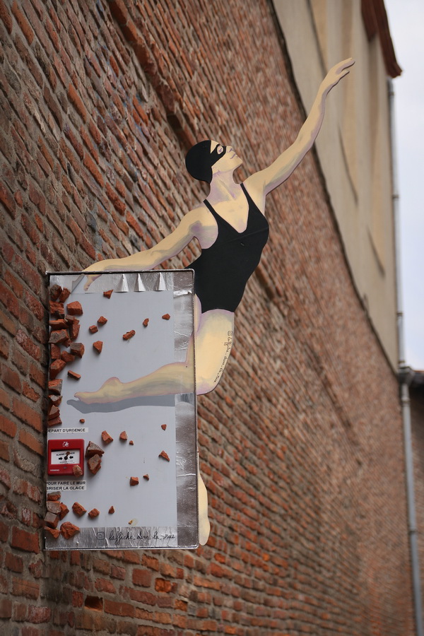 Toulouse (Haute-Garonne). Œuvre de Joël Martial (alias "Laffiche dans la rue") dans la rue de Périgord.