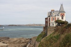 Dinard (Ille-et-Vilaine). La villa des Roches Brunes - 17/04/2022