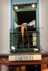 Le petit oiseau de l'artiste va sortir !