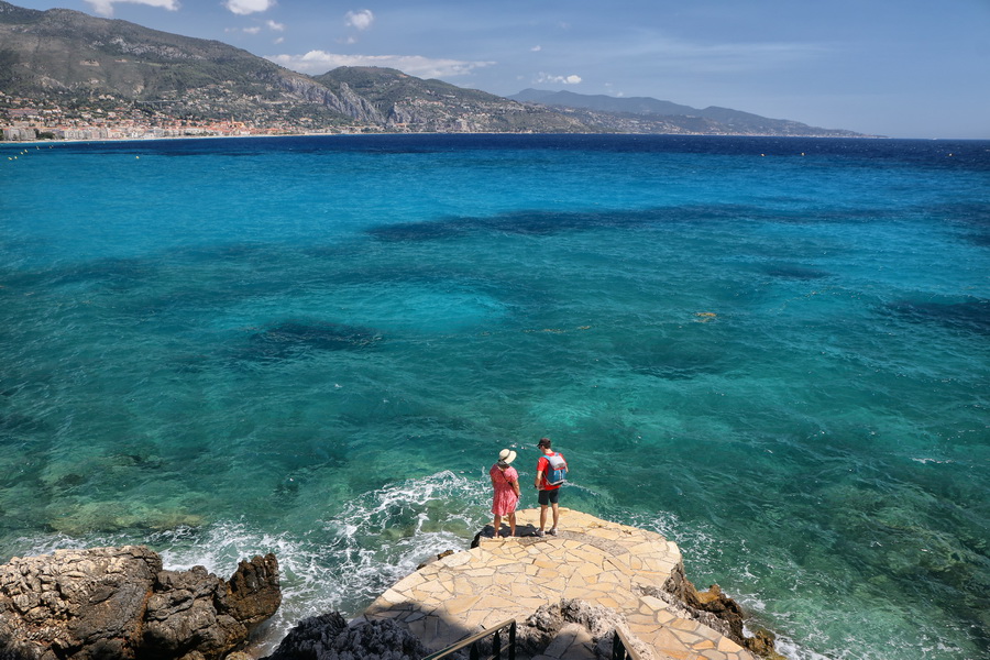 Face à la grande bleue (Roquebrune-Cap-Martin, 27/07/2023).