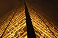 Paris - La Pyramide du Louvre.