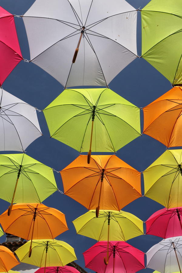 Rue couverte à Villeneuve-Loubet.