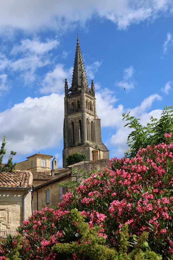 Saint-Émilion. Le clocher de l'église Monolithe.
