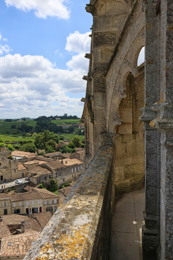 Saint-Émilion. Dans le clocher de l'église monolithe.