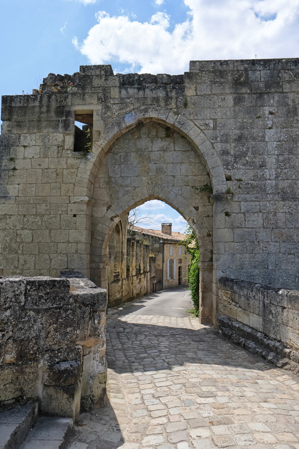 Saint-Émilion. La Porte Brunet.