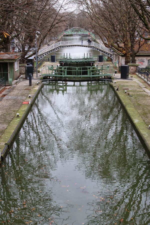 Paris. L'écluse des Récollets sur le canal Saint-Martin.