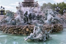Bordeaux (Gironde). Le Monument aux Girondins sur la place des Quinconces.