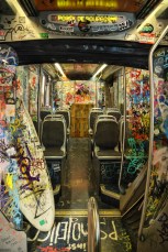 Bordeaux (Gironde). Ancien tramway dans Darwin Écosystème (ancienne caserne Niel).