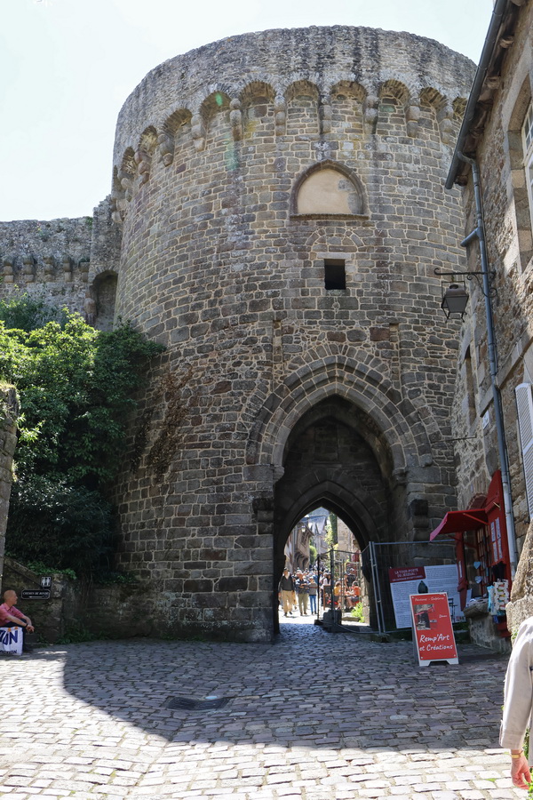 Dinan (Côtes-d'Armor). La Porte du Jerzual.