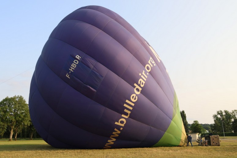 Gonflage de l'enveloppe à l'air froid.