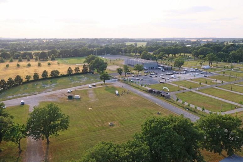 Décollage de la montgolfière.