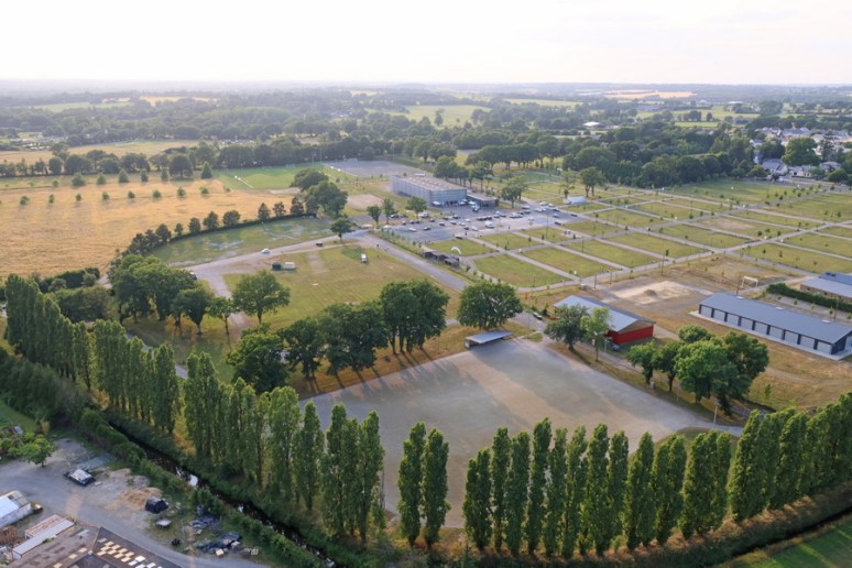 Décollage de la montgolfière.