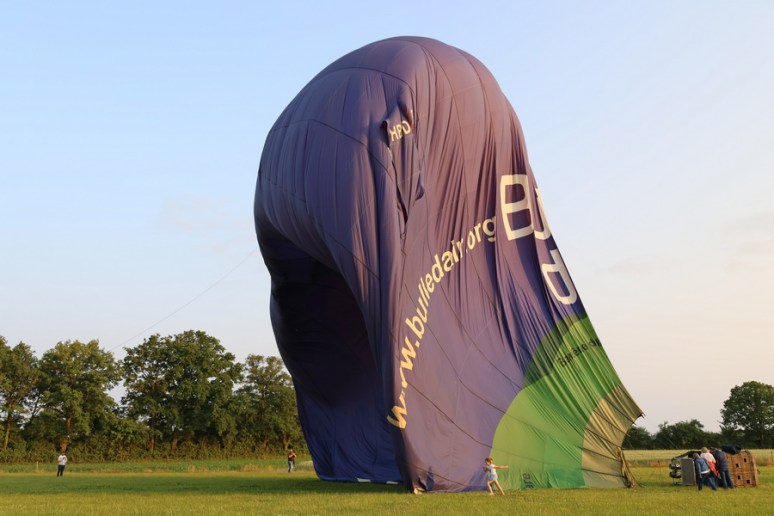 Dégonflage de l'enveloppe.