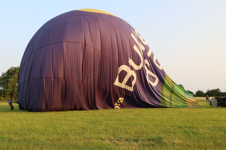 Dégonflage de l'enveloppe.