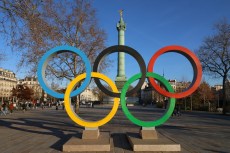 Les anneaux olympiques des jeux de Paris 2024 - Place de la Bastille - 27/12/2024