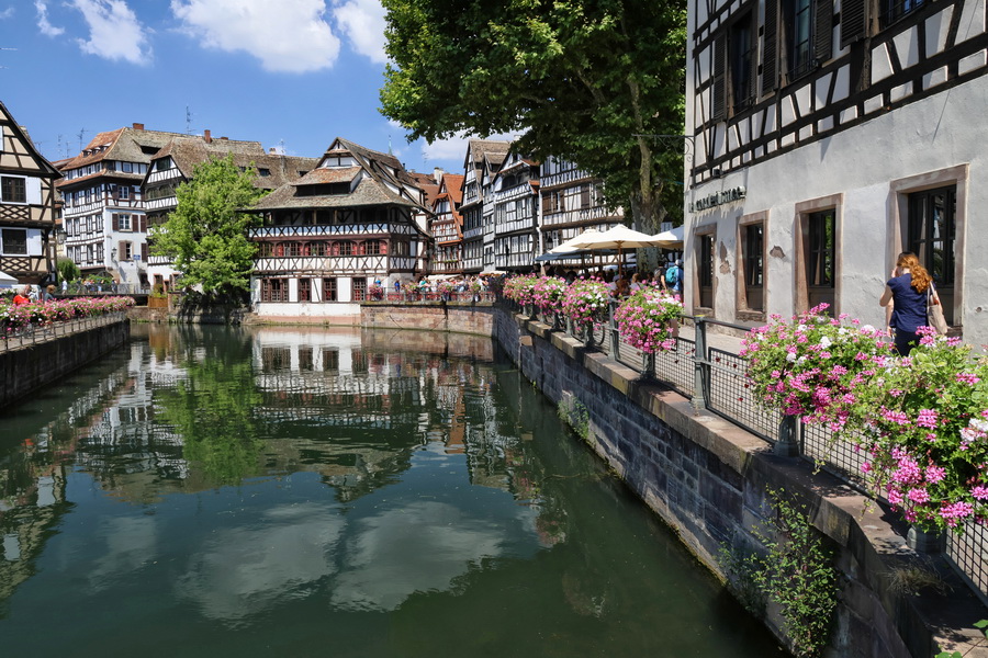 Strasbourg (Bas-Rhin). L'Ill traversant la Petite France.