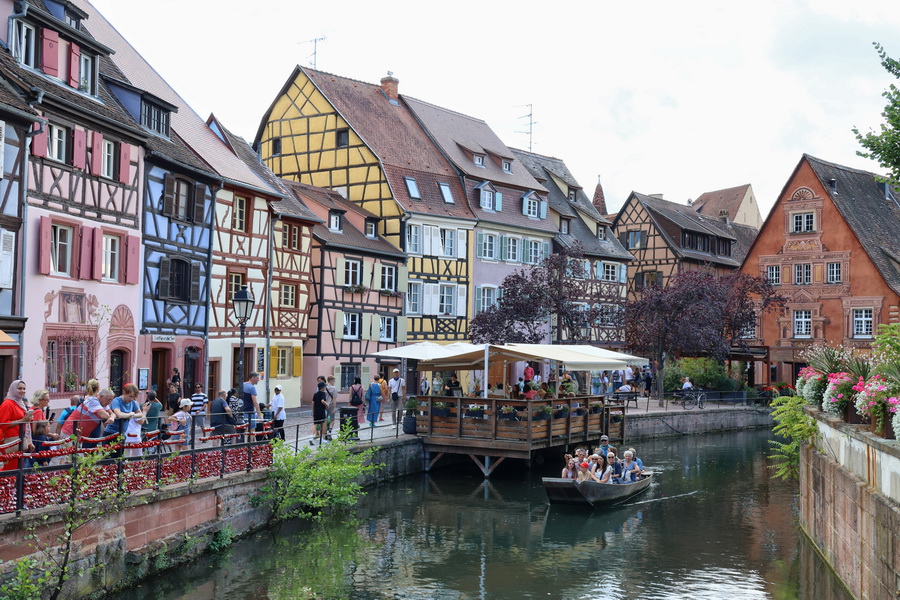 Colmar (Alsace). La rivière Lauch et le quai de la Poissonnerie.