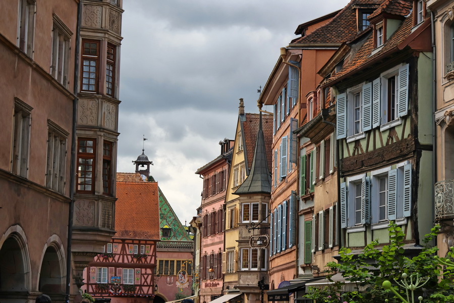 Colmar (Alsace). La Grand Rue.