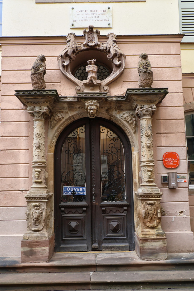 Colmar (Alsace). La maison natale d'Auguste Bartholdi (Rue des Marchands).