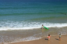 Courageuse à la Grande Plage du Sillon, à Saint-Malo (Bretagne).