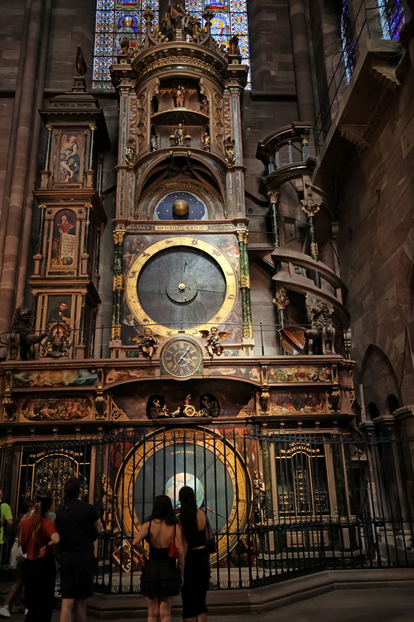 L'horloge astronomique de la cathédrale Notre-Dame de Strasbourg (Alsace).