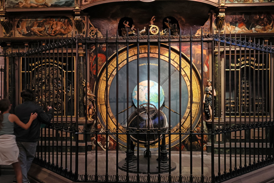Détail de l'horloge astronomique de la cathédrale Notre-Dame de Strasbourg (Alsace).