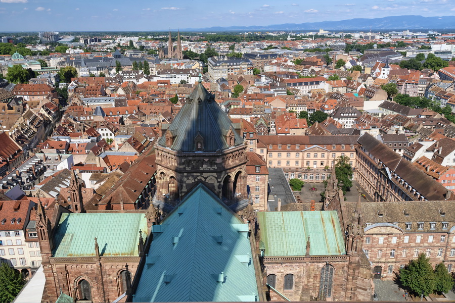 Strasbourg (Alsace). Vue depuis la cathédrale Notre-Dame de Strasbourg.