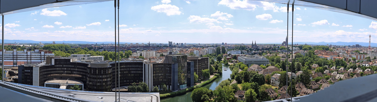 Vue depuis le toit du Parlement Européen de Strasbourg (Alsace).
