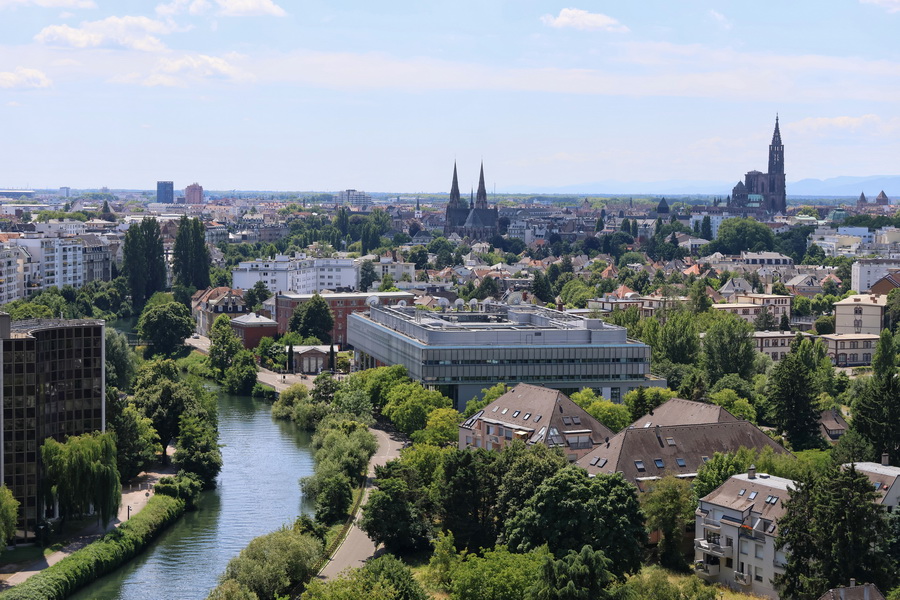 Vue depuis le toit du Parlement Européen de Strasbourg (Alsace).