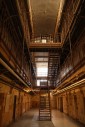 Le corridor ouest de l'ancienne prison Jacques Cartier, à Rennes.